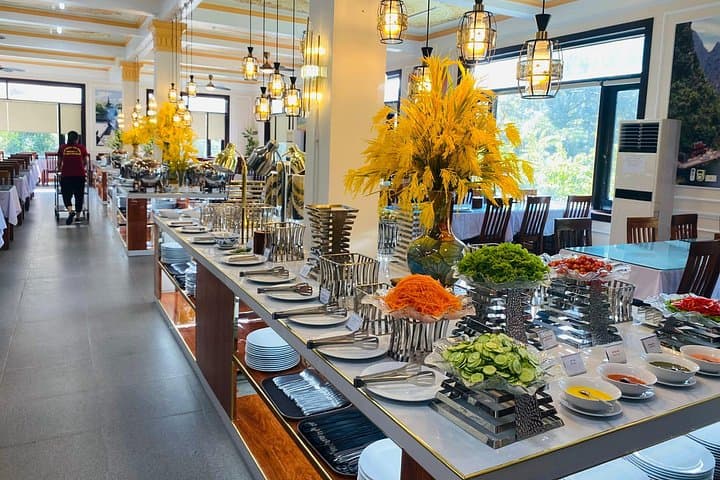 Luxury Ninh Binh Day Tour: Hoa Lu, Mua Cave & Tam Coc River Cruise from Hanoi photo 4