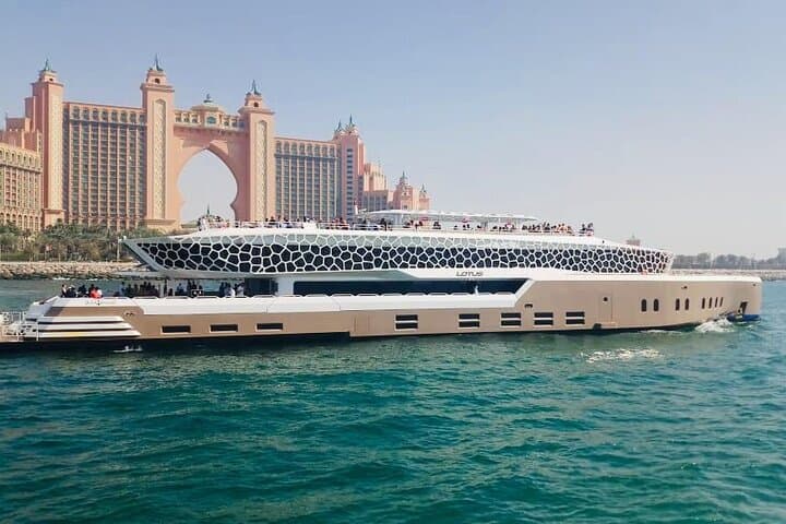 Lotus Mega Yacht Dinner Cruise: Dubai Marina Views of Palm, Atlantis & Bluewaters