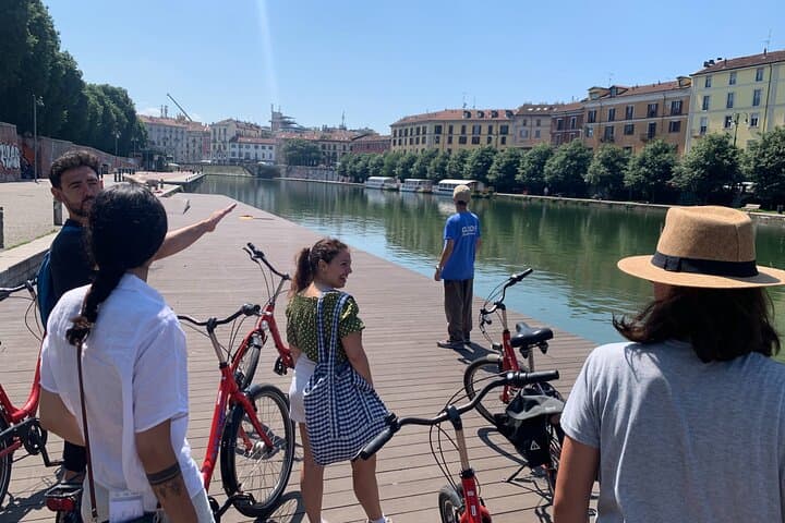 Cycle Milan's Icons: 3-Hour Highlights Bike Tour photo 3