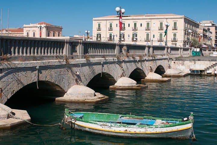 Self-Guided Archimedes Scavenger Hunt in Syracuse: Urban Puzzle Walk on Ortigia photo 6
