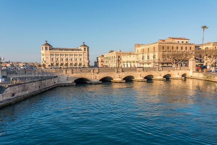 Self-Guided Archimedes Scavenger Hunt in Syracuse: Urban Puzzle Walk on Ortigia photo 4