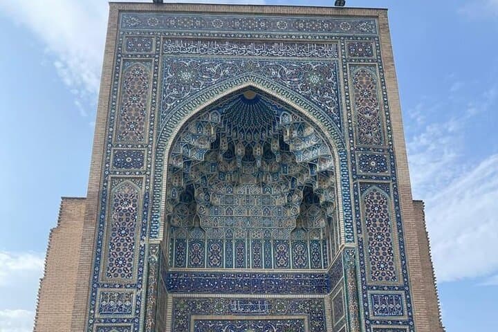 Ancient and Modern Samarkand: Registan, Shah‑i‑Zinda & Siab Bazaar Tour photo 2