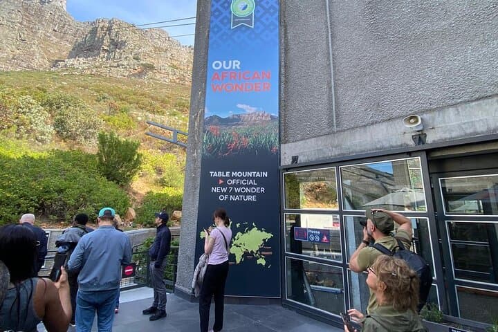 Half-Day Table Mountain Tour from Cape Town: Cableway, Bo-Kaap & Summit Trails photo 2