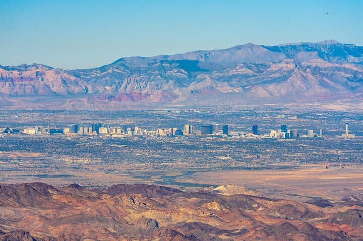 Hoover Dam and Las Vegas Strip Helicopter Flight Guide photo 6
