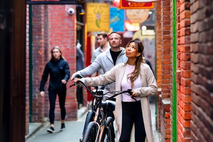 Victoria E‑Bike City Tour: Castles, Chinatown & Beacon Hill Highlights photo 3