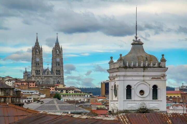 Quito in a Day: Private Andean City Tour with Teleférico, Equator Line & Pululahua photo 3