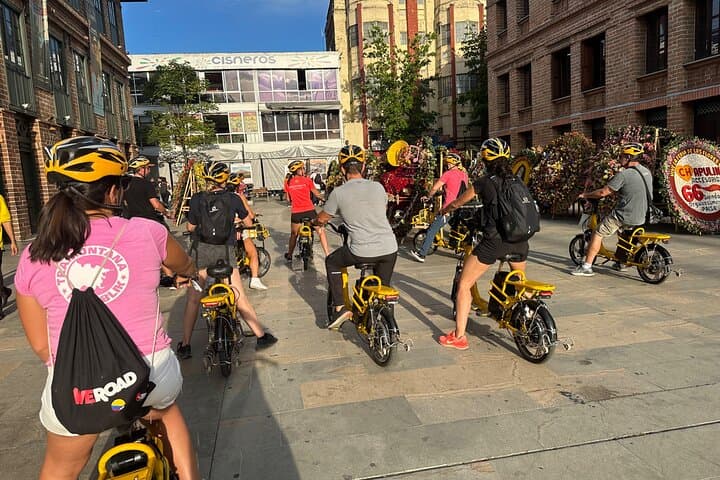 Medellín E-Bike Express: 90-Minute Urban Highlights Tour photo 4