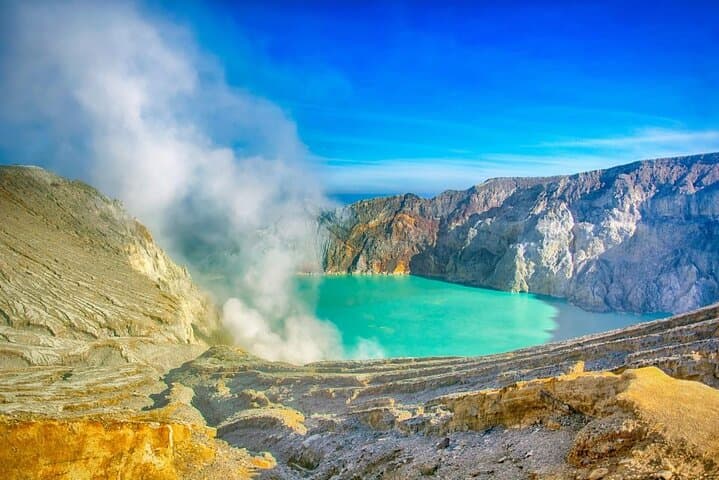 Ijen Blue Fire Sunrise Trek from Bali: Night Hike to the Crater Lake photo 3