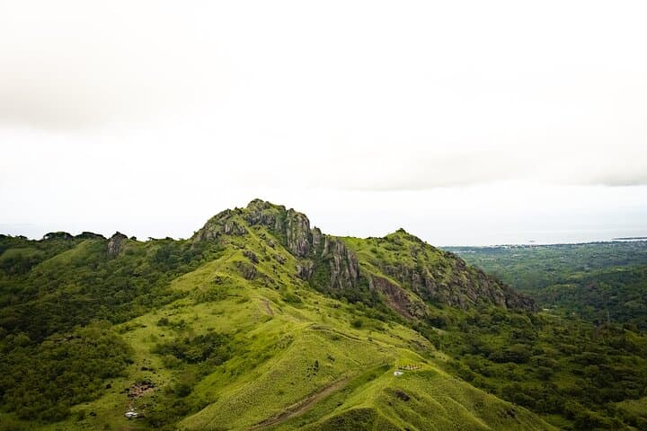 Fiji Islands & Mountains Aerial Adventure — Mamanuca Islands, Cloudbreak & Mt Evans photo 5