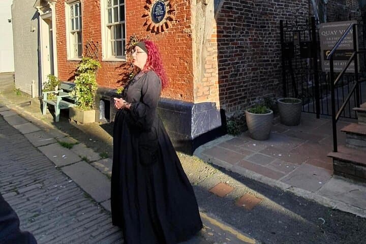 Scarborough Black Widow Ghost Walking Tour: Dark History & Haunted Seafront photo 5