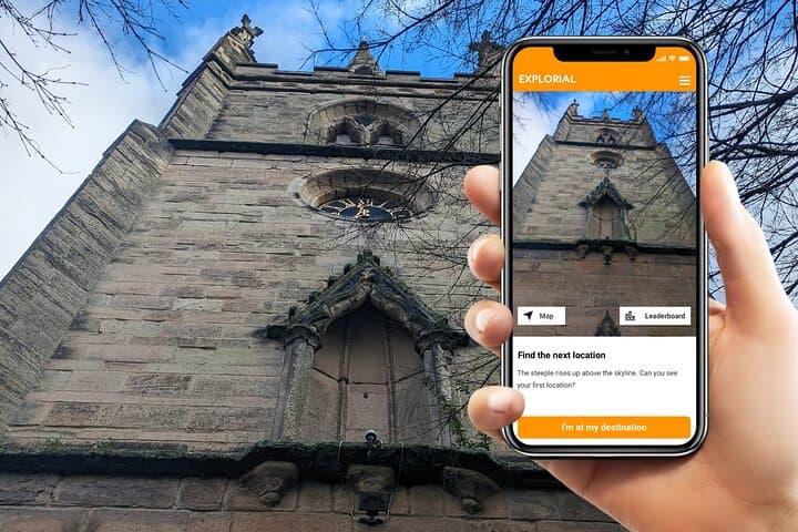 Warwick Scavenger Hunt: Self-Guided Walking Tour of Castle and Hidden Gems