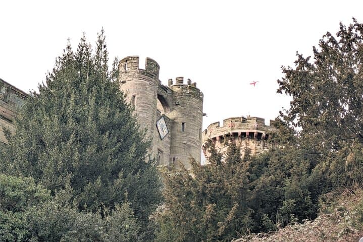 Warwick Scavenger Hunt: Self-Guided Walking Tour of Castle and Hidden Gems photo 3