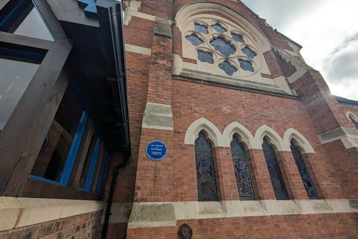 Warwick Scavenger Hunt: Self-Guided Walking Tour of Castle and Hidden Gems photo 4
