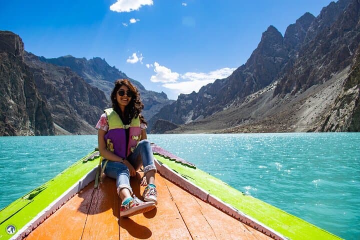 Ultimate Hunza: Glacier Hikes, Attabad Lake & Passu Cones in 5 Days photo 6