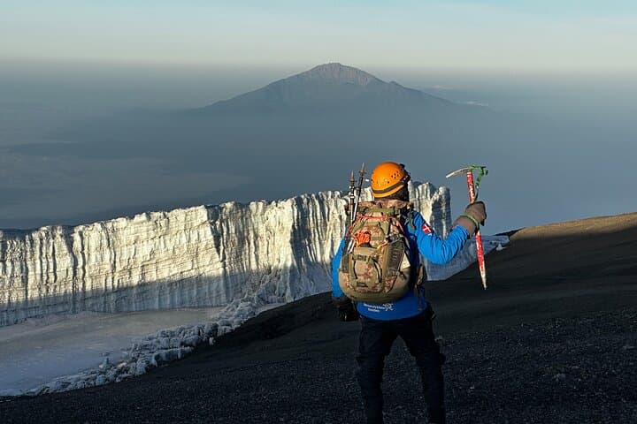 8-Day Kilimanjaro Lemosho Route Guide — Summit Uhuru Peak via Shira Plateau