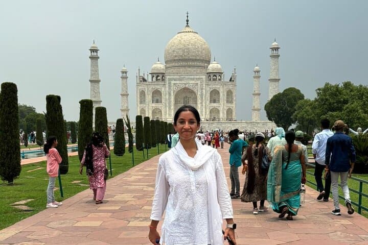 Private Day Trip to Taj Mahal & Agra Fort from Delhi by Car photo 3