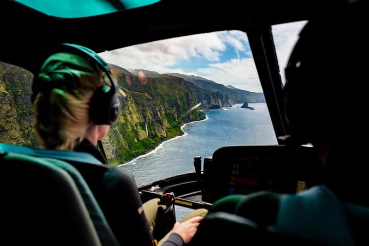 Hamakua Coast & Valleys Helicopter Safari from Hilo — Waipio & Waimanu