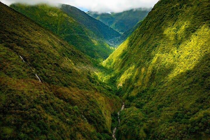 Hamakua Coast & Valleys Helicopter Safari from Hilo — Waipio & Waimanu photo 3