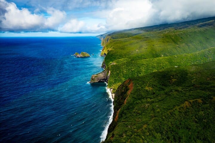 Hamakua Coast & Valleys Helicopter Safari from Hilo — Waipio & Waimanu photo 5
