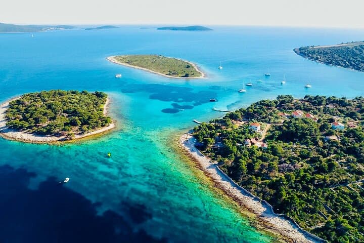 Private Half-Day Boat Tour to Blue Lagoon & Secret Islands from Split