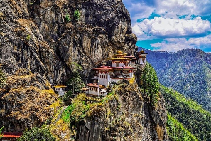 Bhutan Culture Trip: 8 Nights Exploring Thimphu, Punakha, Phobjikha & Taktsang