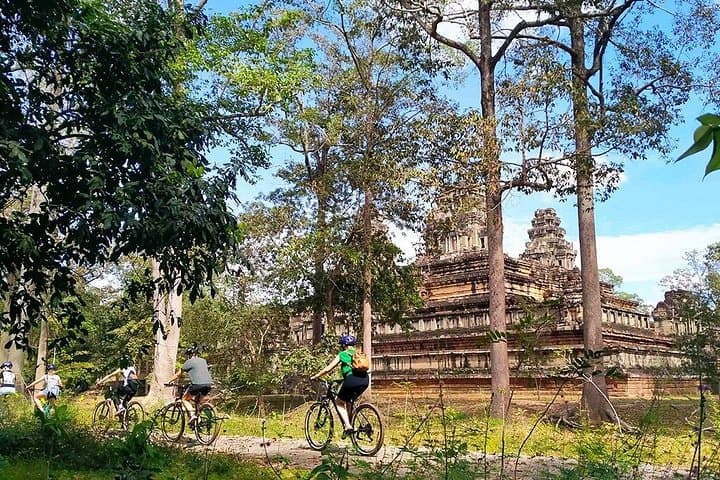 Angkor Sunrise Bike Tour: Dawn at Angkor Wat with Breakfast & Khmer Lunch photo 4