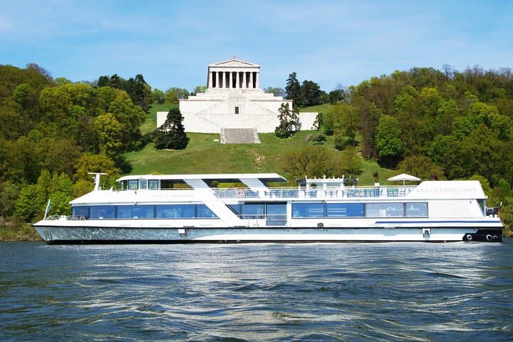 Regensburg to Walhalla Boat Cruise — Danube Sightseeing on the Swarovski Fleet