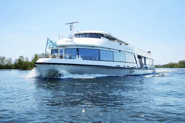 Regensburg to Walhalla Boat Cruise — Danube Sightseeing on the Swarovski Fleet photo 2