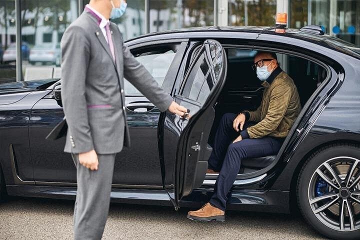 Dubai Airport Private Transfer — One-Way DXB Pickup to Dubai Hotels photo 2