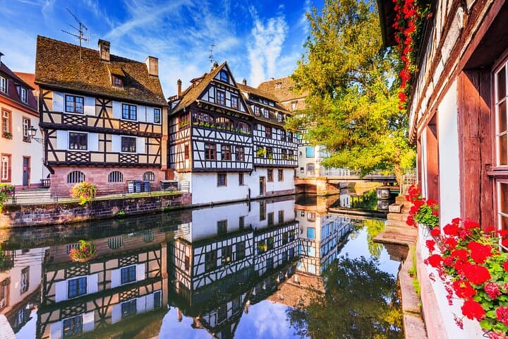 Strasbourg City Wonders: Private Guided Highlights Tour of Petite France & Cathedral