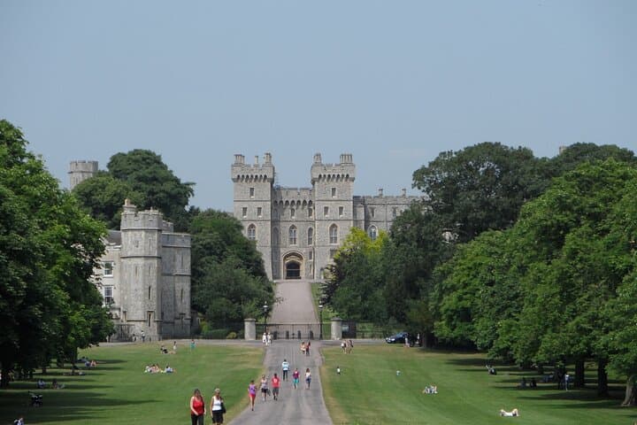 Quick Windsor Layover: Private Tour from Heathrow with Castle Passes photo 4