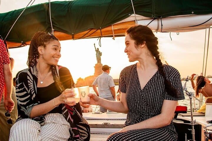 Sunset Sail Aboard the Schooner Adirondack: Hudson River Evening Cruise photo 3