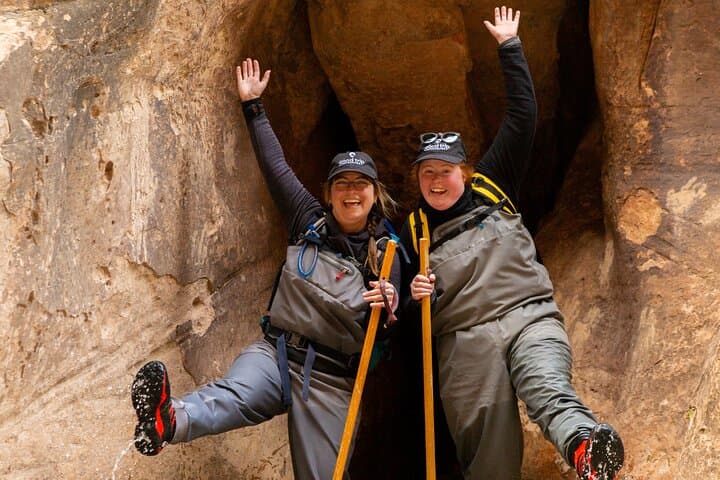 Zion Narrows Full-Day Small-Group Hike: Temple of Sinawava to the Virgin River