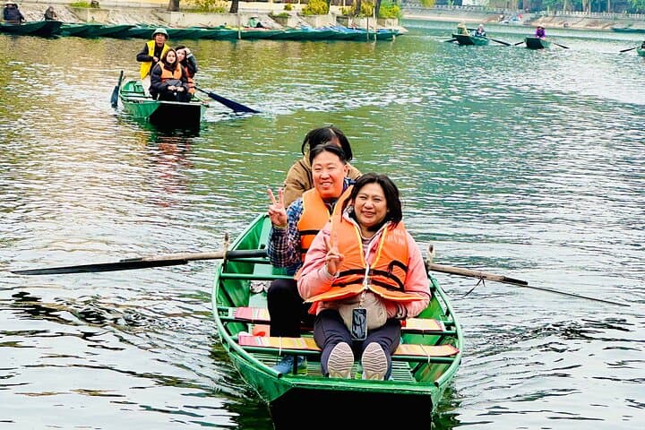 Full-Day Ninh Binh: Hoa Lu, Tam Coc Boat Ride & Mua Cave Hike photo 5
