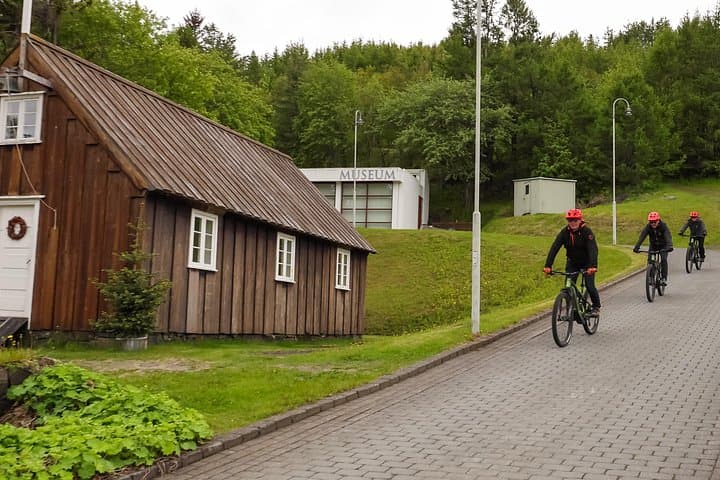 Forest Lagoon E‑Bike Tour Akureyri: Ride Kjarnaskógur & Historic Old Town photo 3