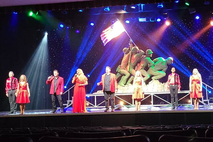 Hamners' Unbelievable Variety Show: Branson's High‑Energy Illusion & Variety Experience photo 5