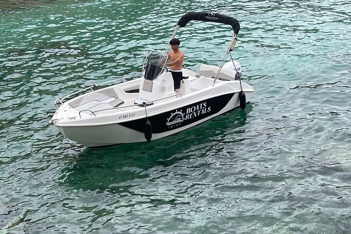 License-Free Trimarchi Nica 53S Boat Rental: Explore Cala Bassa & Cala Comte from Sant Antoni photo 4