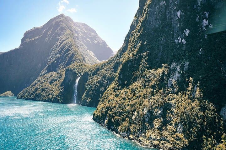 Milford Sound Luxury Lunch Cruise on the Fiordland Jewel photo 5