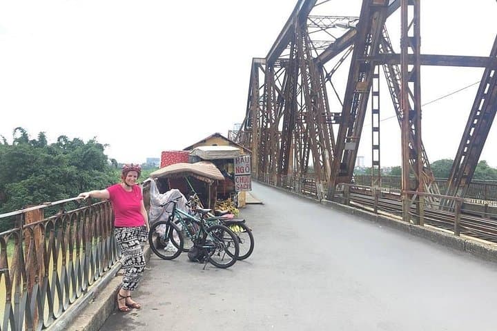 Hanoi Biking: Long Bien Bridge to Red River Island Half-Day Tour photo 3
