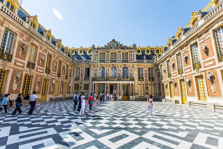 Versailles Guided Visit: Skip-the-Line Palace Tour with Optional Hotel Pickup photo 3