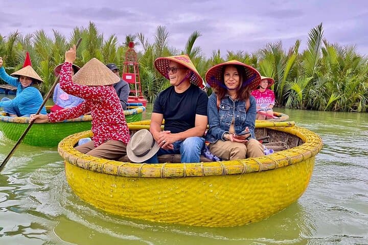 Hoi An Eco Tour: Tra Nhieu Village & Kim Bong Carpentry Cycling Day Trip photo 4