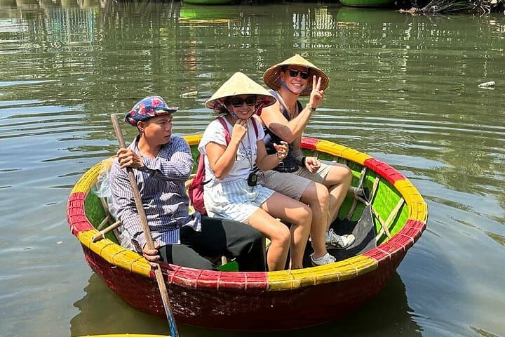 Hoi An Eco Tour: Tra Nhieu Village & Kim Bong Carpentry Cycling Day Trip photo 6