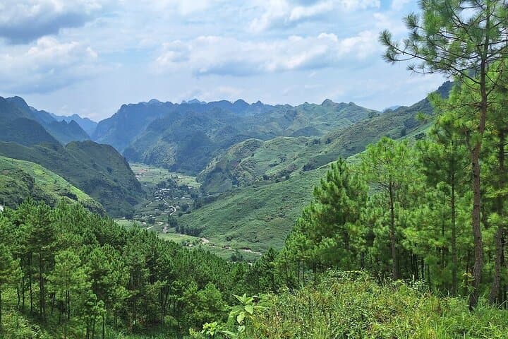 Ha Giang Loop: 4-Day Car Tour to Dong Van, Ma Pi Leng & Lung Cu photo 2