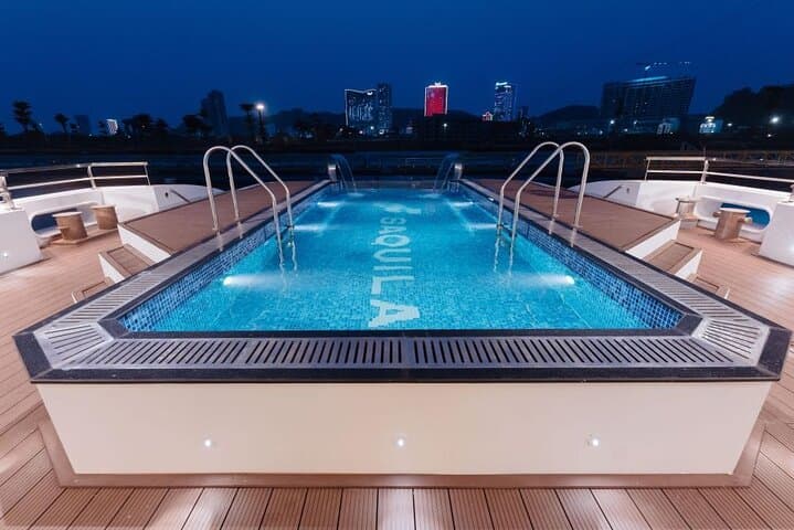Sunset Luxury Yacht Dinner in Ha Long Bay – Halong City Night Views photo 5