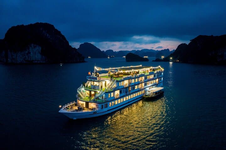 Overnight Dragon Crown Cruise: 2D1N Ha Long Bay Adventure