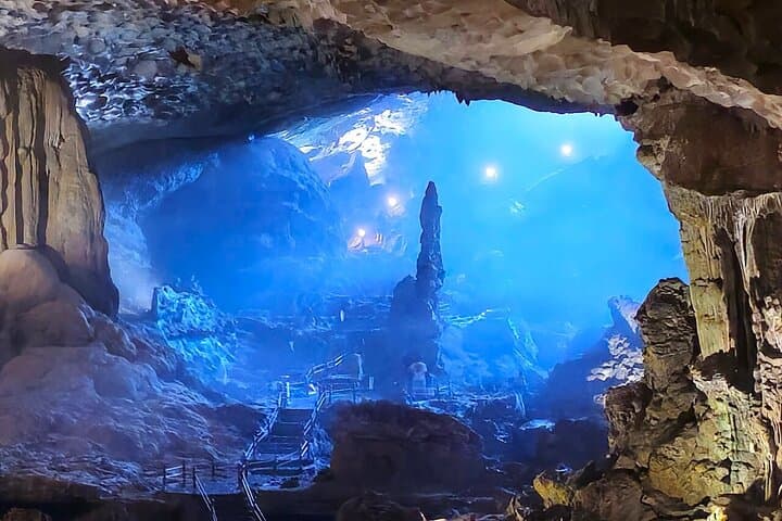 Ha Long Bay Luxury Day Cruise: Kayak Caves & Titov Island photo 3