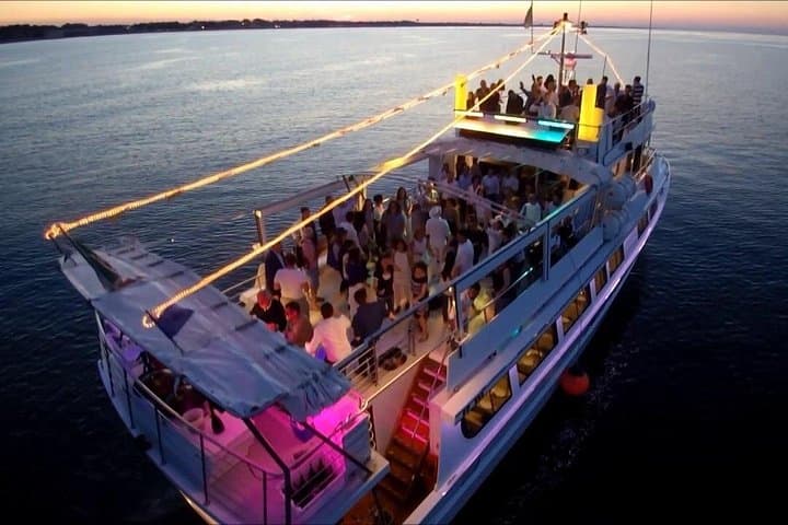 Half-Day Boat Tour from Milano Marittima: Adriatic Dolphins, Offshore Platforms & Seafood photo 3
