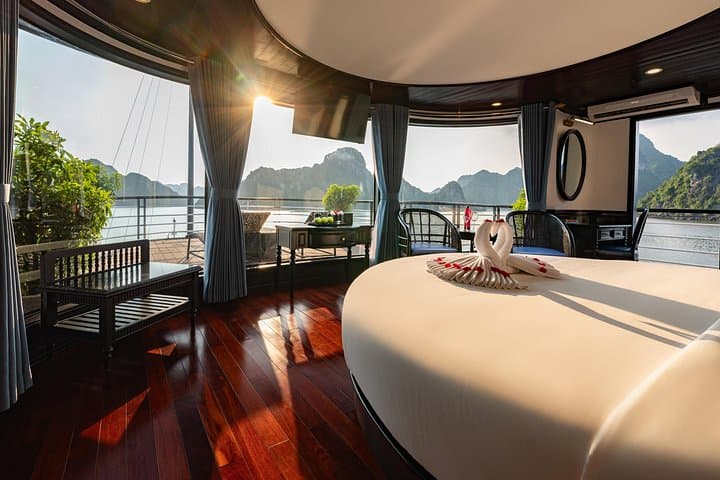 3-Day La Casta Luxury Cruise: Hanoi to Halong & Lan Ha Bay Itinerary photo 4