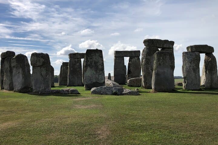 Southampton to Heathrow via Stonehenge & Windsor — Private Transfer with Attraction Stops photo 5
