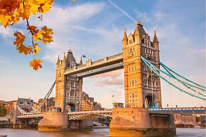 Luxury Private London City Tour by Chauffeured Mercedes with Audio Guide photo 2